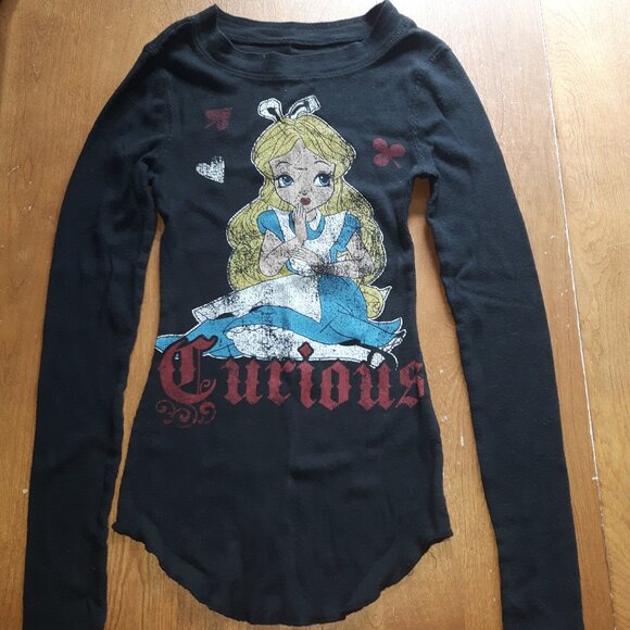 Disney Alice in wonderland shirt - Picture 1 of 5